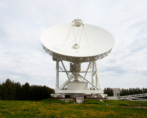 Radioteleskop w największym obserwatorium astronomicznym w Polsce, Piwnice koło Torunia, Radio telescope at the largest astronomical observatory in Poland, Piwnice near Toruń. © 123108 Aneta