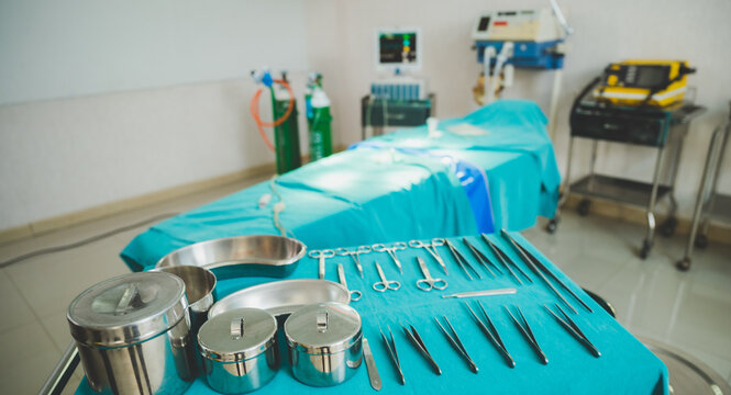 Surgical instrument sterile tool operating room surgery table hospital equipment medical supply stainless steel scalpel forceps clamp surgical instrument arrangement sterile operating room