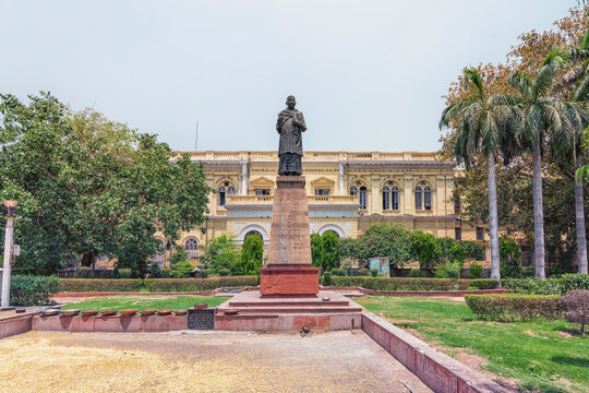 Ghantaghar is situated in Chandni Chowk, Delhi, India. The literal meaning of Ghantaghar is clock-tower and tower was built in 1870.