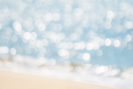 夏 海面のきらめく玉ボケ 光の美しい抽象背景