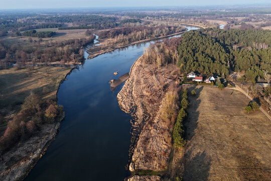Rzeka Narew w Polsce lasy pola domu 