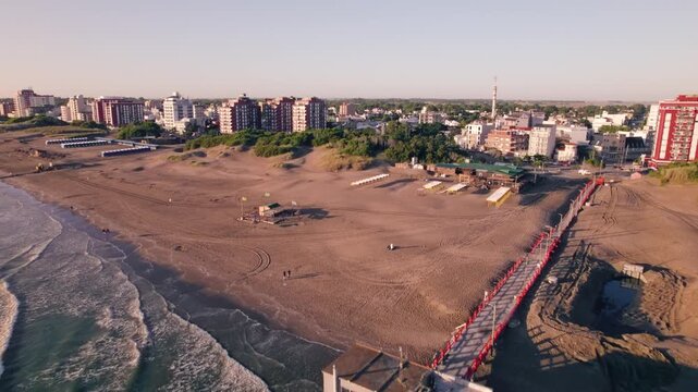 Sunrise on the beach of San Clemente del Tuy&uacute;, Buenos Aires, Argentina