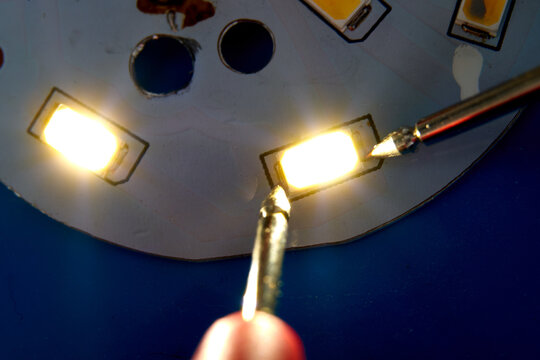 Testing SMD Led diodes with a voltmeter