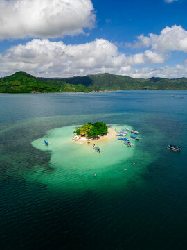 Gili Kedis Island with White Sand and Turquoise Reef in South Lombok