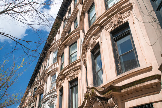 View of classic row of home featuring vintage New York City architecture 