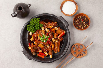 돼지고기의 갈비의 등 쪽에 붙어 있는 부분. 또는 등에 붙은 갈비. The part of pork ribs attached to the back. Or ribs attached to the back.  © jinho Park