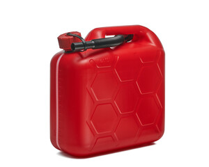 Czerwony plastikowy pojemnik, baniak na białym tle. © piotrszczepanek