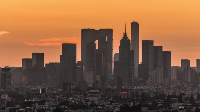 Timelapse: Sunrise rising behind the Gate of the Orient, Suzhou