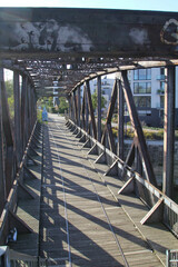 Detail einer ehemaligen Hubbrücke über die Elbe. Eisenbahnbrücke die hochgehoben wurde bei Schifffahrt.  © boedefeld1969