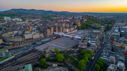Fototapeta premium Sunset panorama of the old town of Edinburgh from calton hill, S