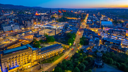 Fototapeta premium Sunset panorama of the old town of Edinburgh from calton hill, S