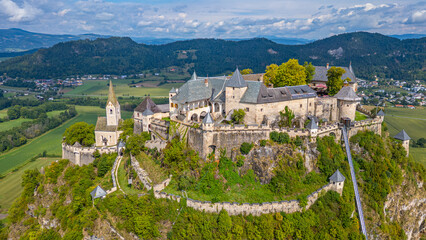 Obraz premium Panorama view of Hochosterwitz in Austria