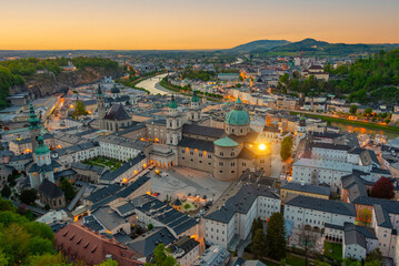 Obraz premium Sunset panorama view of Salzburg from Hohensalzburg fortress, Au