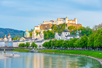 Fototapeta premium Hohensalzburg fortress overlooking the old town of Salzburg, Aus