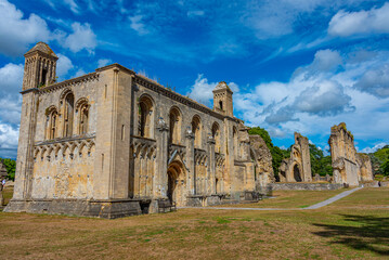Fototapeta premium Summer day at Glastonbury Abbey in England