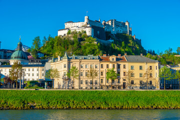 Fototapeta premium Hohensalzburg fortress overlooking the old town of Salzburg, Aus