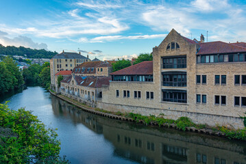Obraz premium Sunset view of riverside of Avon in Bath, England