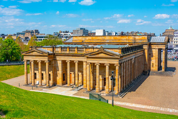 Fototapeta premium Summer day at National galleries of Scotland, Edinburgh
