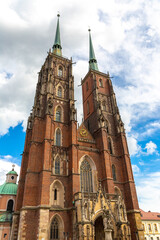 Obraz premium Cathedral of St. John in a sunny day, Wroclaw
