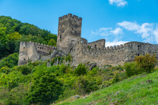 Hinterhaus castle overlooking Spitz an der Donau village in Aust