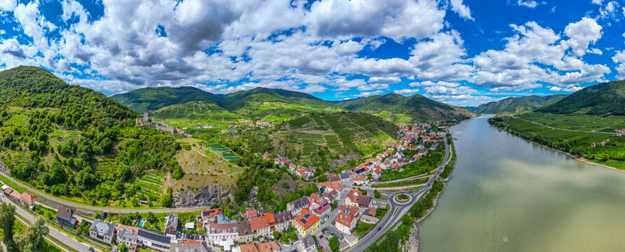 Hinterhaus castle overlooking Spitz an der Donau village in Aust