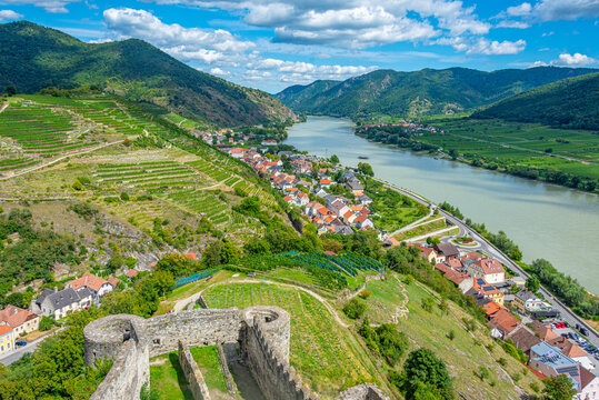 Hinterhaus castle overlooking Spitz an der Donau village in Aust