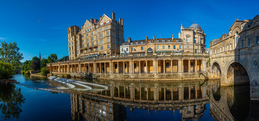 Fototapeta premium View of riverside of Avon in Bath, England