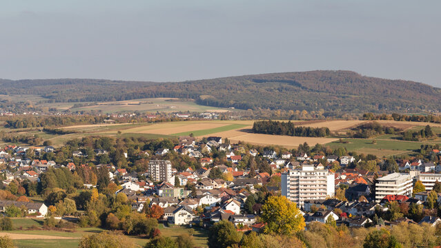 Stadt Neu-Anspach im Hochtaunuskreis im Hintertaunus in Hessen, Deutschland
