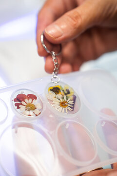 A master class on making jewelry from epoxy resin. Close-up