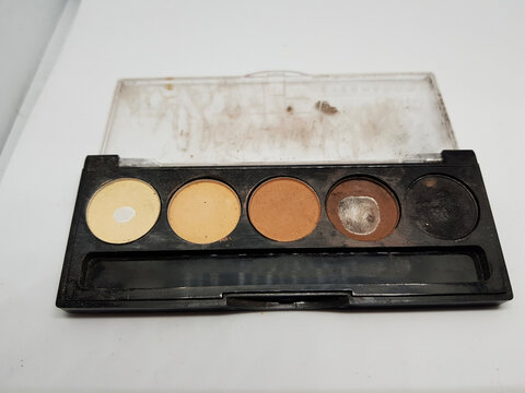 Worn neutral five-pan eyeshadow palette