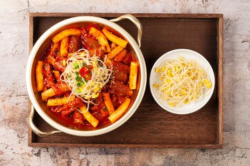 돼지고기의 갈비의 등 쪽에 붙어 있는 부분. 또는 등에 붙은 갈비. The part of pork ribs attached to the back. Or ribs attached to the back.   © jinho Park