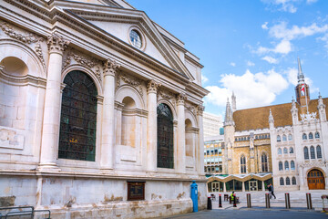 Naklejka premium Guildhall Plaza with government buildings, Guildhall Art Gallery and St Lawrence Jewry. City of London 
