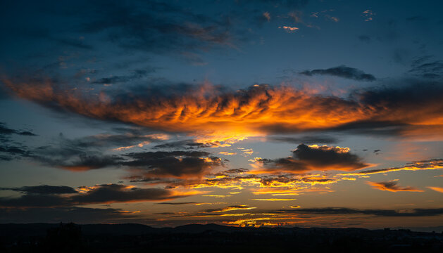 nascer do sol com nuvens mamatus