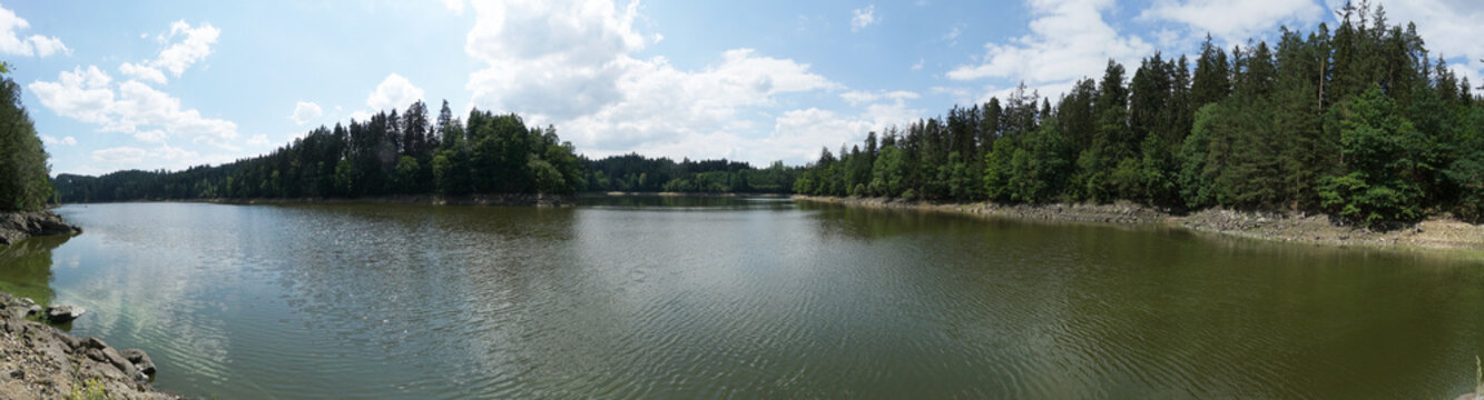 Ottenstein lake panorama in Nieder&ouml;sterreich with calm water and surrounding nature, clear summer day in Austria