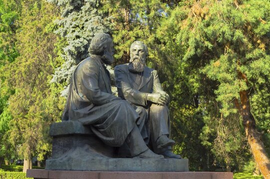 Marx and Engels Statue, Dubovy park, Bishkek, Kyrgyzstan