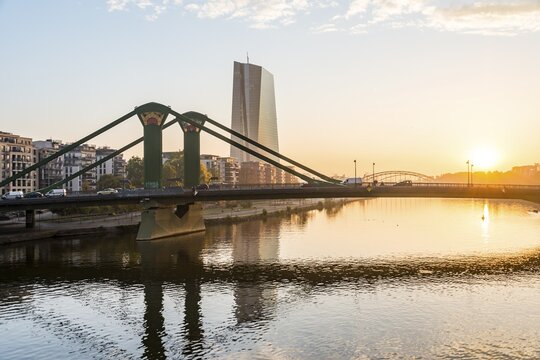 European Central Bank, ECB with raft bridge, sunrise, Frankfurt am Main, Hesse, Germany