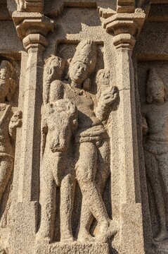 Stone carving, Indian deity, Shore Temple, Mahabalipuram, Kanchipuram, Tamil Nadu, India