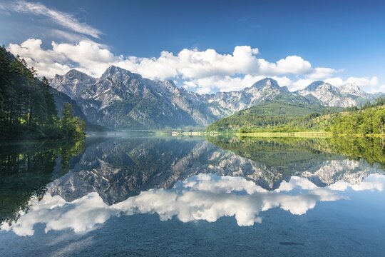 Almsee with reflection, Totes Gebirge, Gr&uuml;nau, Almtal, Salzkammergut, Upper Austria, Austria