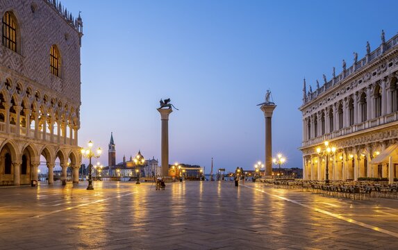Doge's Palace at morning mood, St. Mark's Square, Venice, Veneto, Italy