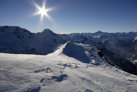 Allgaeu Alps in wintertime, backlight, Schattwald, Tanheim Valley, Tirol, Austria, Europe