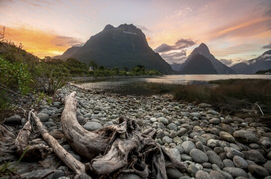 Mitre Peak and Mount Philipps, sunset, fjord landscape, Milford Sound, Fiordland National Park, Te Anau, Southland, South Island, New Zealand