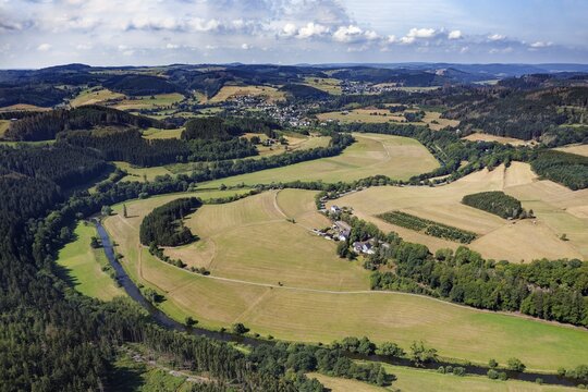 Oberh&uuml;ttental with bend of the Eder, behind Arfeld, behind Dotzlar, districts of Bad Berleburg, district Siegen-Wittgenstein, North Rhine-Westphalia, Germany
