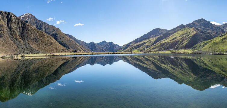 Panorama, mountains reflecting in lake, Moke Lake near Queenstown, Otago Region, Southland, New Zealand