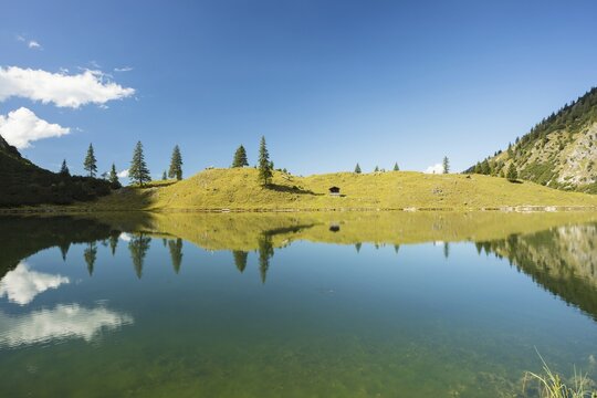 Unterer Gaisalpsee Lake, Allg&auml;u Alps, Allg&auml;u, Bavaria, Germany