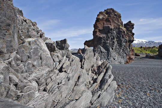 Bizarre rock formations on the beach at Djupal&oacute;nssandur, Snaefellsness Peninsula, Iceland, Atlantic Ocean