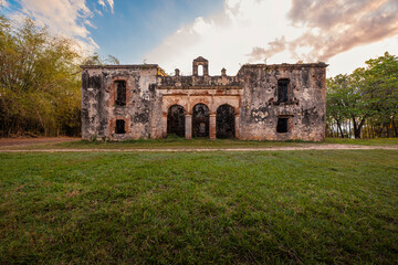 Fototapeta premium Ruinas de Palavé Palacion Real Colonial