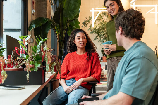 Collaborative discussion among diverse office team