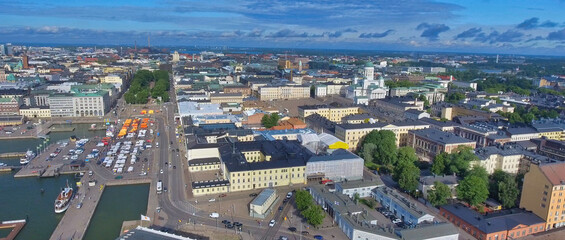Fototapeta premium Aerial view of Helsinki skyline from Uspenski Cathedral