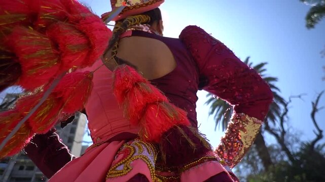 mujer baile tradicional caporal