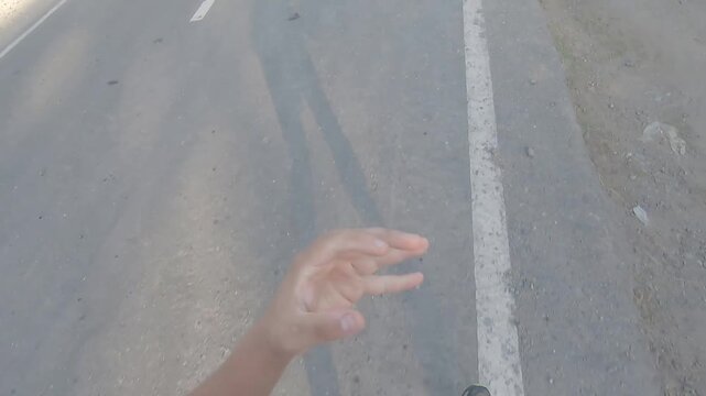 hombre corre en ruta pov
